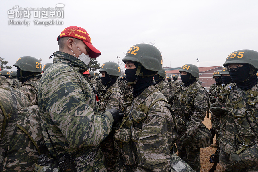 해병대 신병 1265기 2교육대 극기주 빨간명찰수여식_7561.jpg