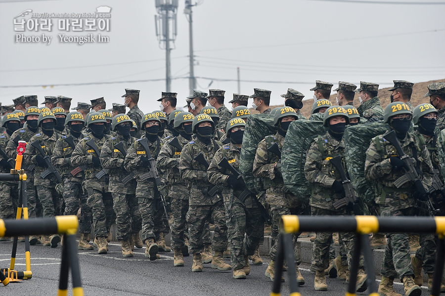 해병대 신병 1265기 2교육대 극기주 빨간명찰수여식_1335.jpg