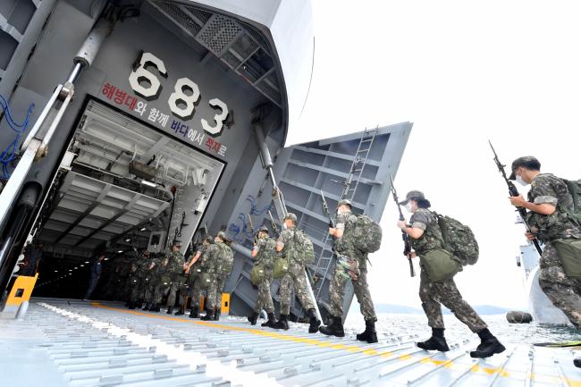 해군사관학교 생도 하계 군사훈련에 돌입.jpg