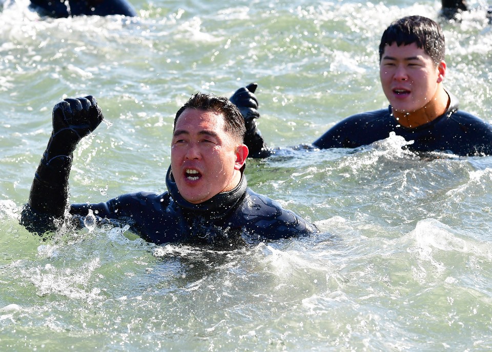 해군 심해잠수사 SSU 혹한기훈련 3.jpg