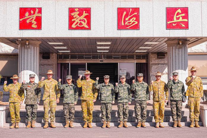 제1회 한국-호주 상륙전 발전회의.jpg