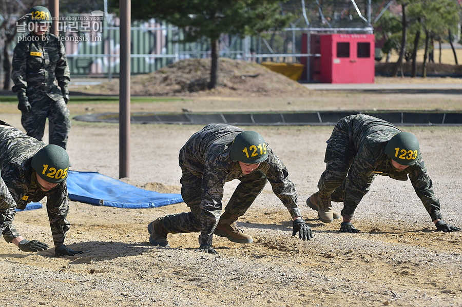 신병1315기_1교육대_장애물1_7394.jpg