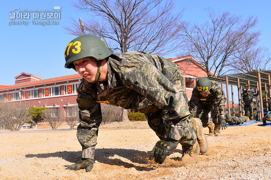 신병1315기_1교육대_장애물1_3042.jpg