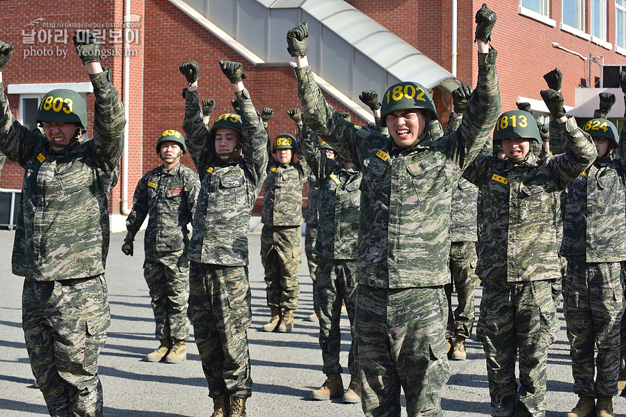 신병1315기_1교육대_장애물2_7280.jpg