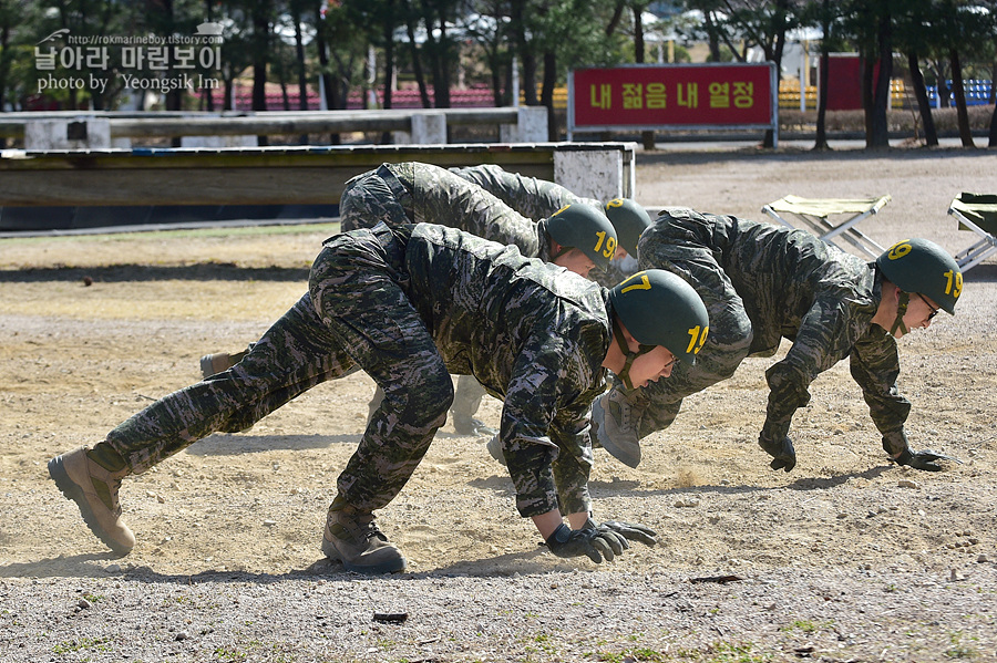 신병1315기_1교육대_장애물2_7453.jpg