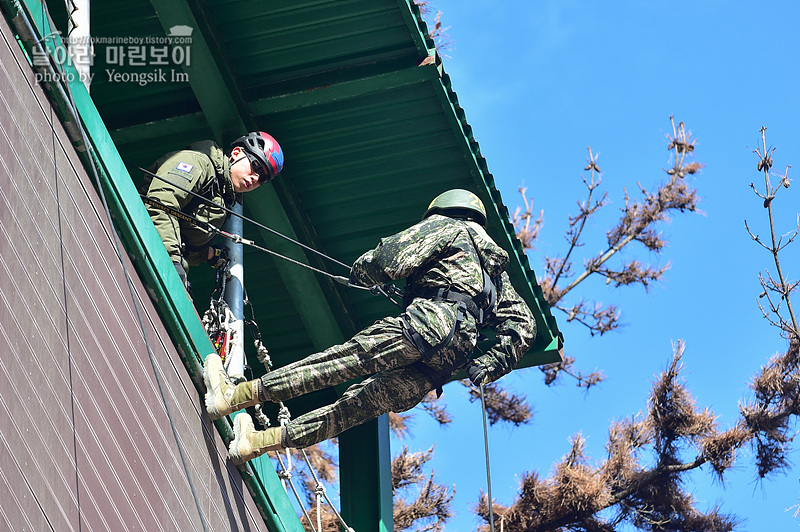 신병1313기_2교육대_극기주_산악_4538.jpg