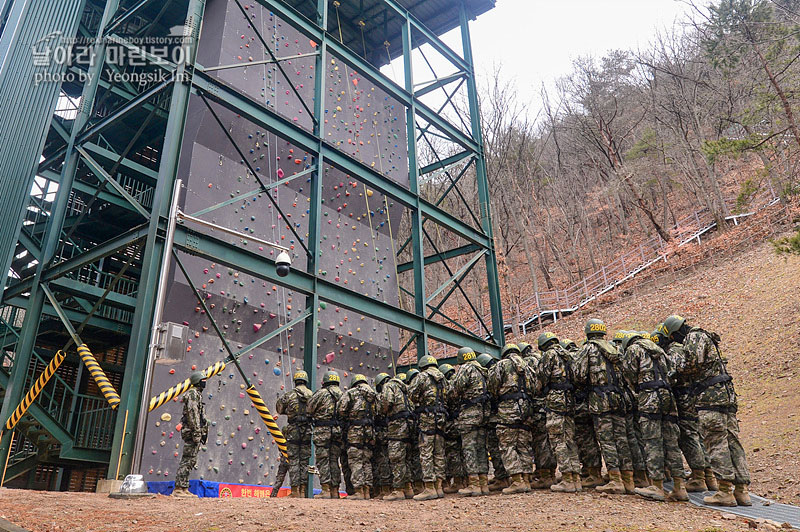 신병1313기_2교육대_극기주_산악_4483.jpg