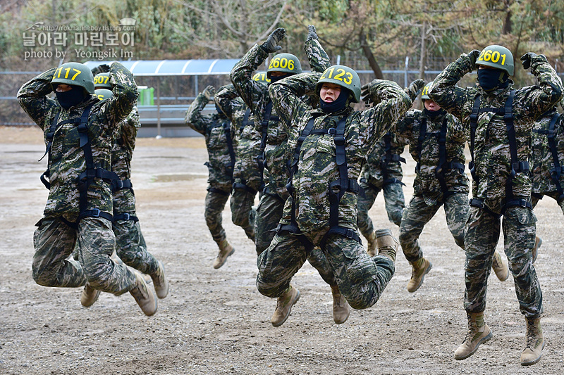 신병1313기_2교육대_극기주_산악_4589.jpg