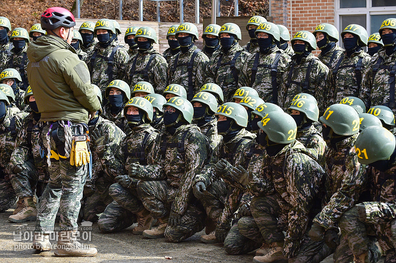 신병1313기_2교육대_극기주_산악_4379.jpg