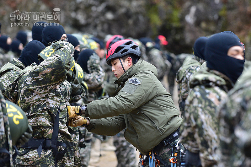 신병1313기_2교육대_극기주_산악_4327.jpg