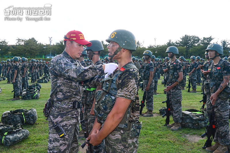 신병1309기 극기주 빨간명찰수여식_8477.jpg