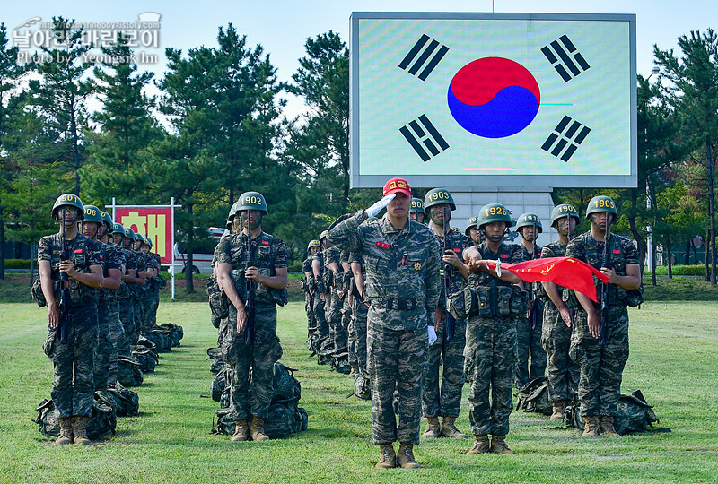 신병1309기 극기주 빨간명찰수여식_8443.jpg