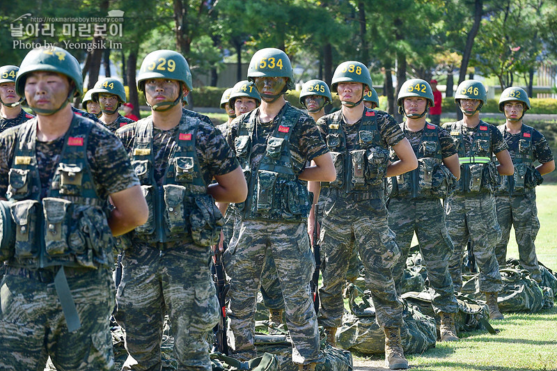 신병1309기 극기주 빨간명찰수여식_8414.jpg