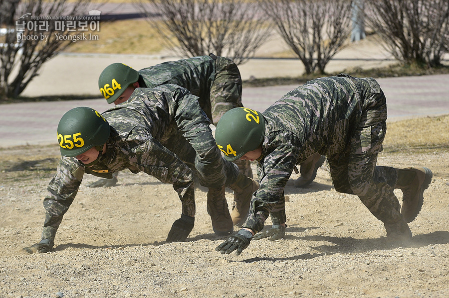 신병1315기_2교육대_장애물1_7619.jpg