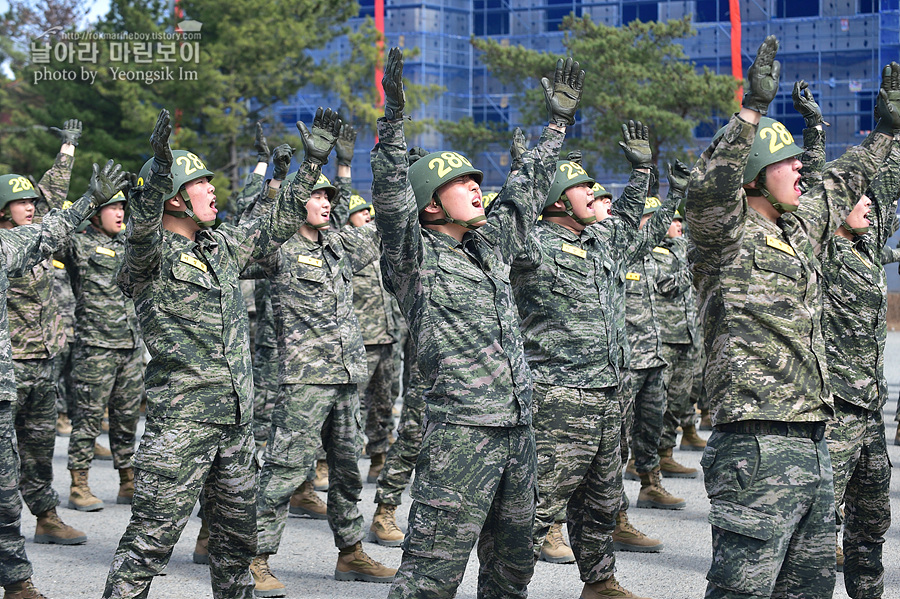 신병1315기_2교육대_장애물2_7560.jpg