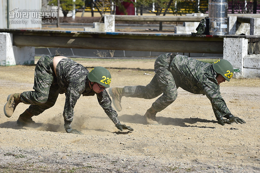 신병1315기_2교육대_장애물1_7658.jpg