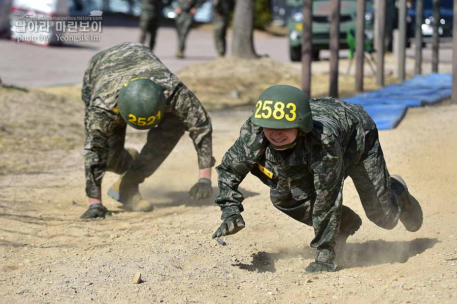 신병1315기_2교육대_장애물1_7678.jpg