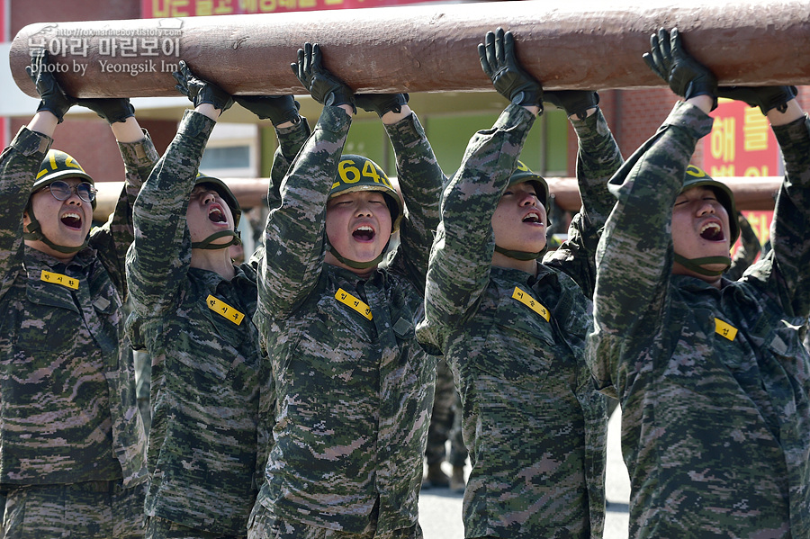 신병1315기_2교육대_장애물2_7505.jpg