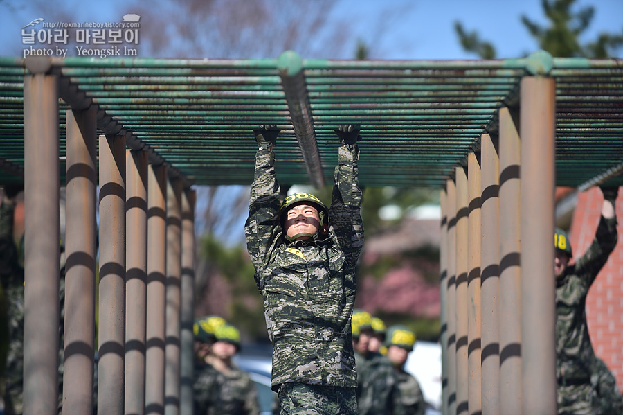 신병1315기_2교육대_장애물1_7681.jpg