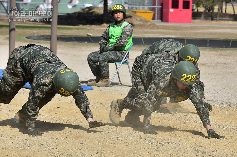 신병1315기_2교육대_장애물1_7588.jpg