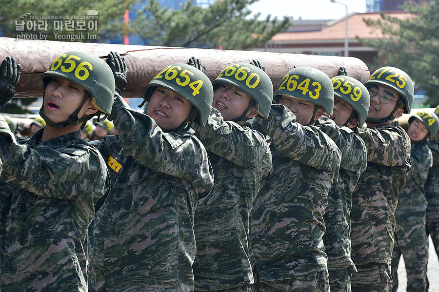 신병1315기_2교육대_장애물2_7497.jpg