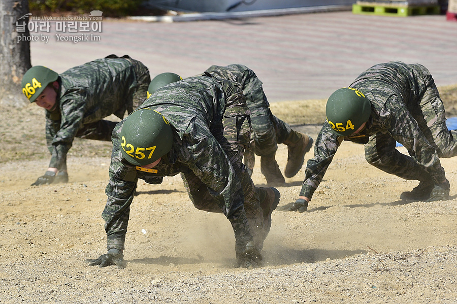 신병1315기_2교육대_장애물1_7617.jpg