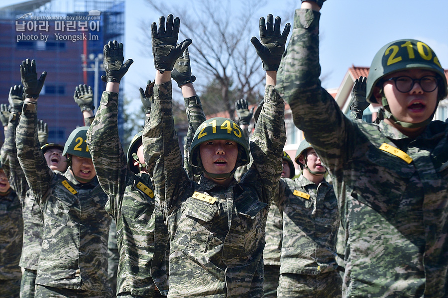 신병1315기_2교육대_장애물1_7598.jpg