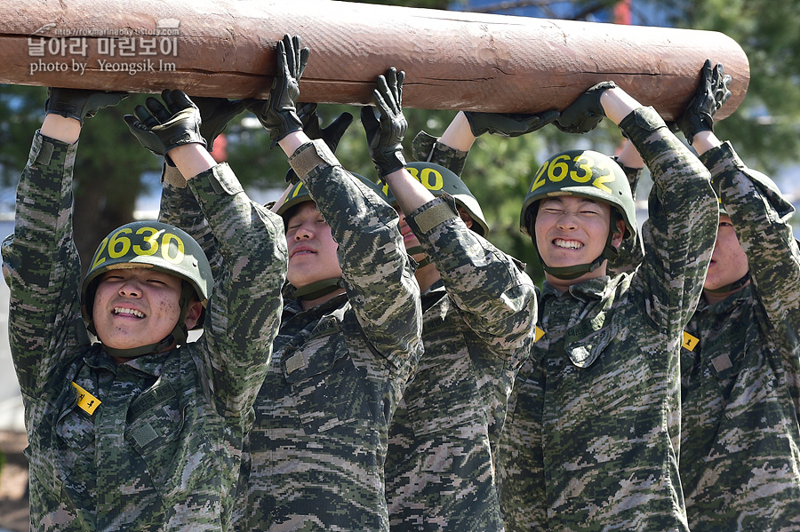 신병1315기_2교육대_장애물2_7515.jpg