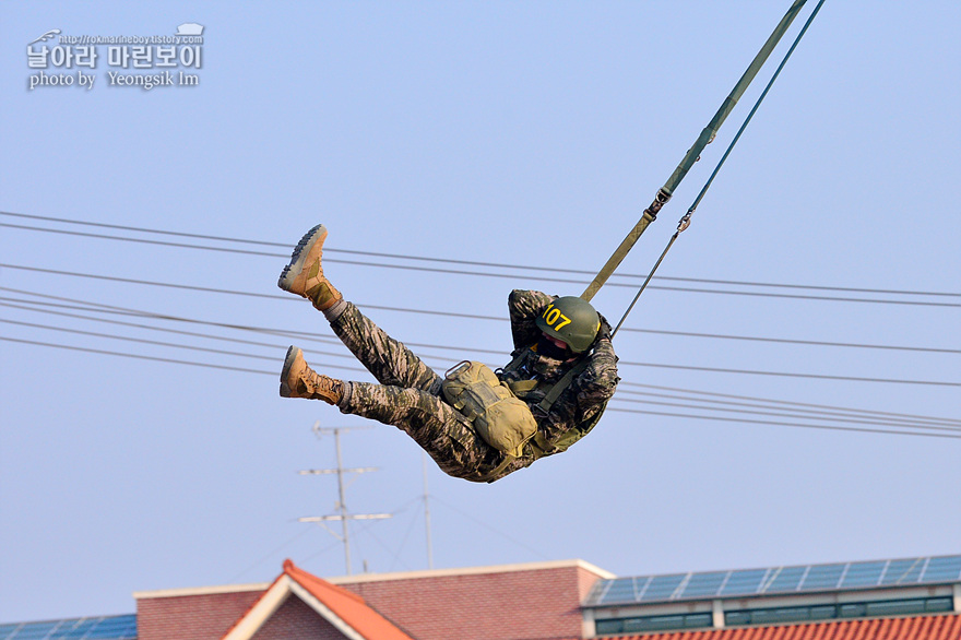 신병1313기2교육대4주차_공중돌격2_1257.jpg