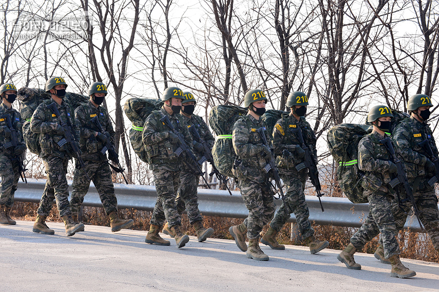 신병1313기2교육대4주차_공중돌격3_2176.jpg