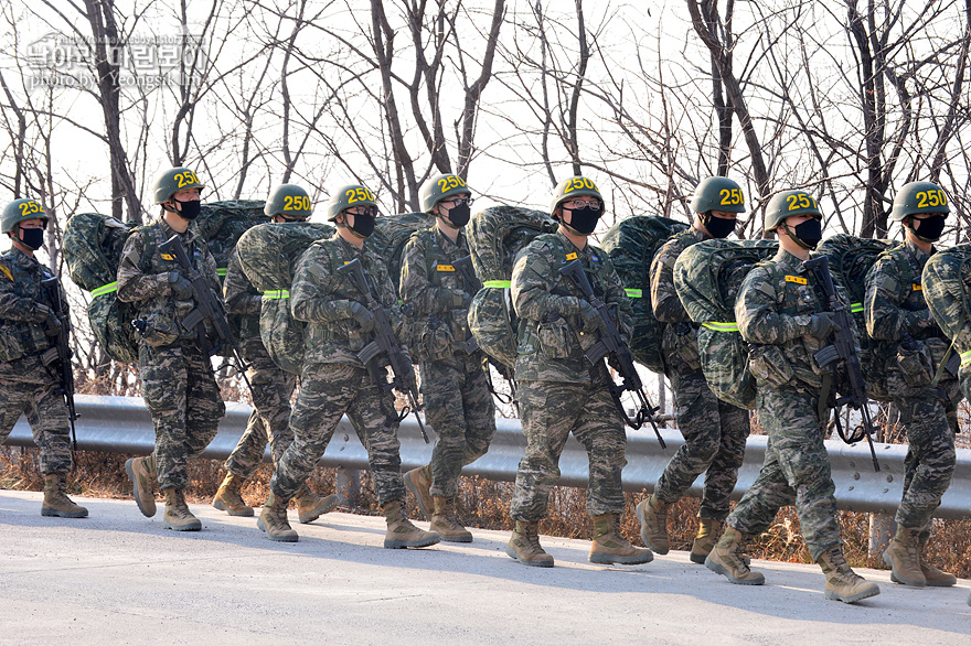 신병1313기2교육대4주차_공중돌격3_2187.jpg