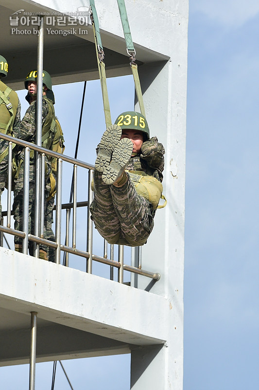 신병1311기 2교육대 공중돌격_0507.jpg