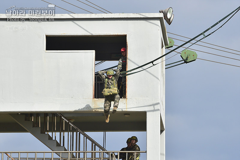 신병1311기 2교육대 공중돌격_0520.jpg