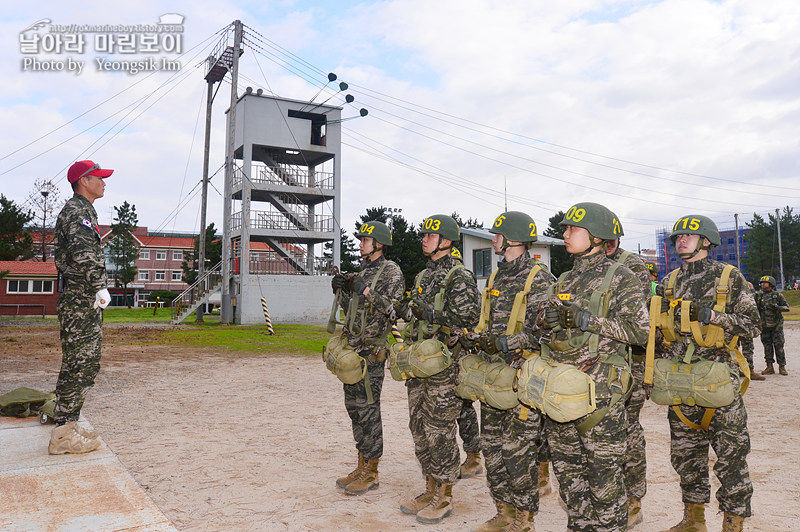 신병1311기 2교육대 공중돌격_8079.jpg