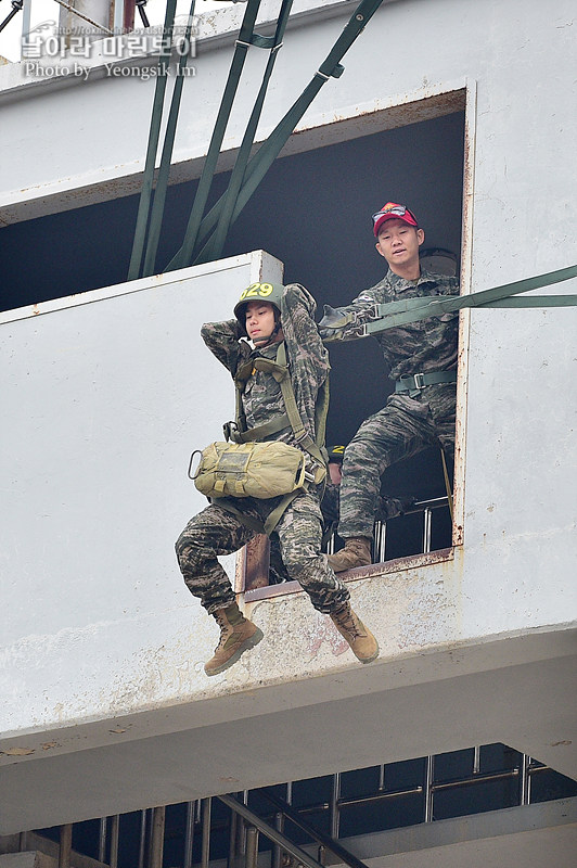 신병1311기 2교육대 공중돌격_0339.jpg