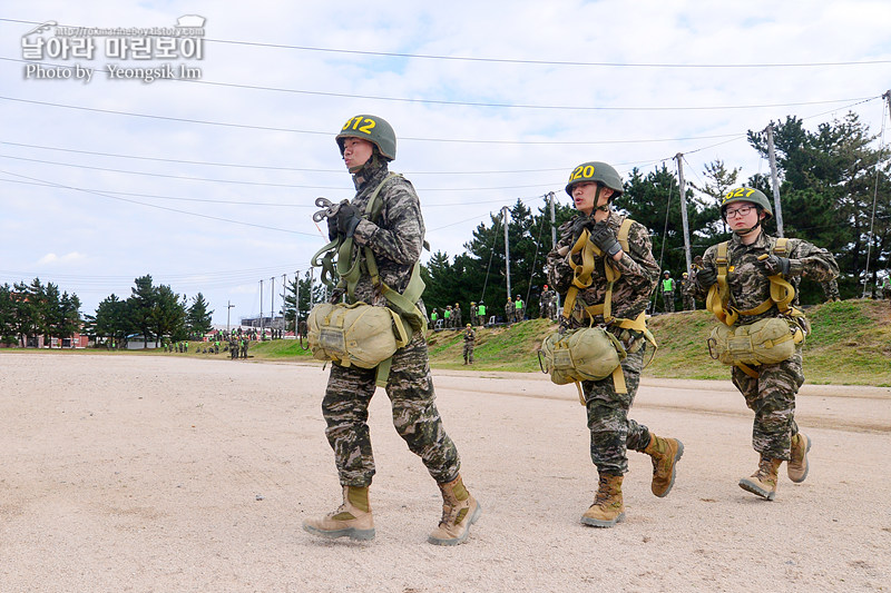 신병1311기 2교육대 공중돌격_8105.jpg