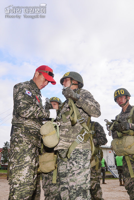 신병1311기 2교육대 공중돌격_8082.jpg