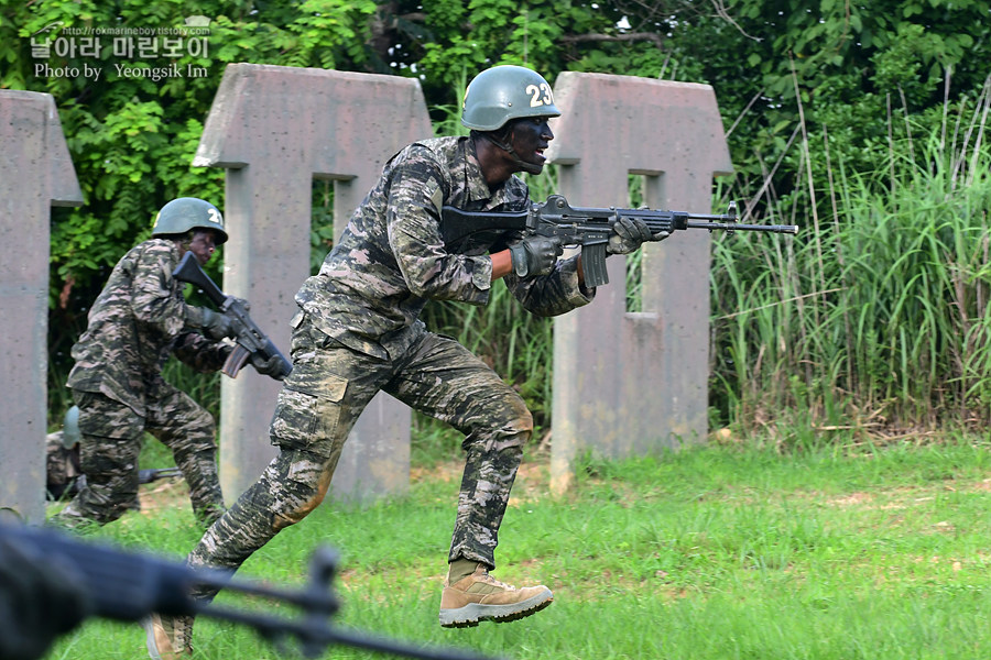 신병1307기_2교육대_극기주1_1242.jpg