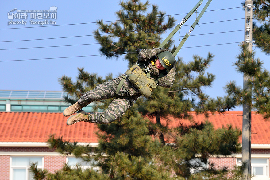 신병1313기1교육대4주차_공중돌격2_1565.jpg