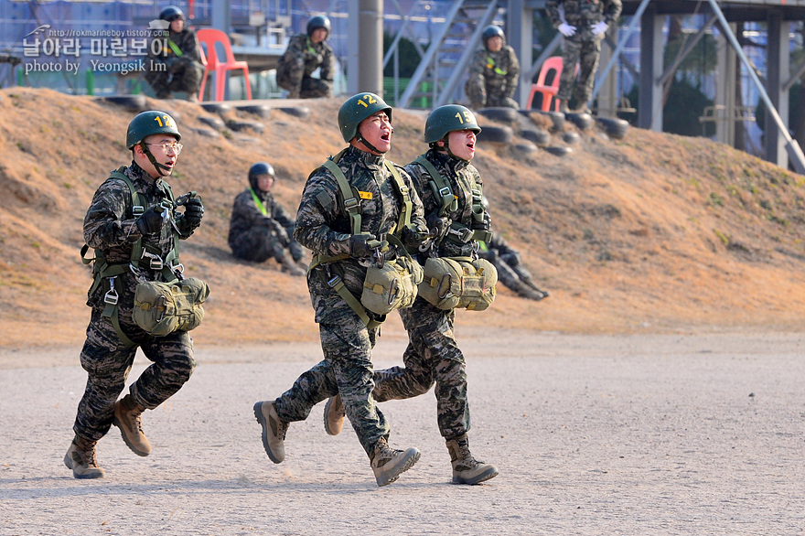 신병1313기1교육대4주차_공중돌격2_1719.jpg