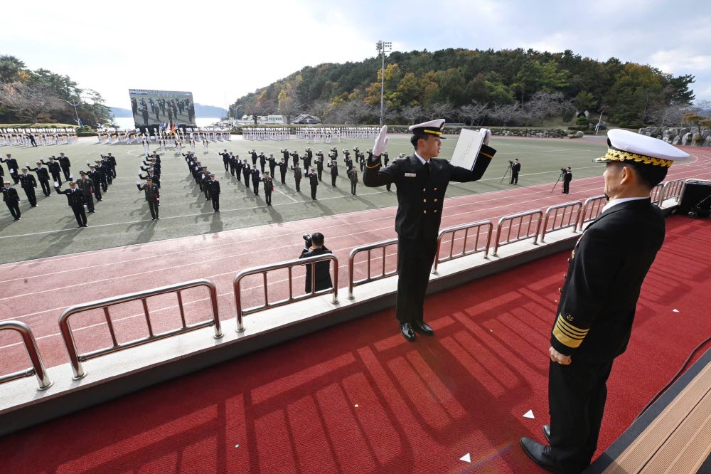 제137기 해군·해병대 사관후보생 수료 및 임관식 2.jpg